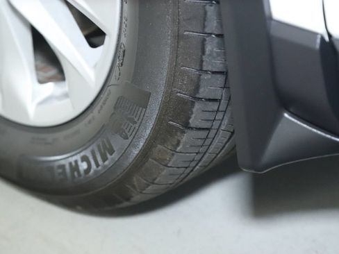 Used 2024 Toyota Corolla Cross LE FWD image 34