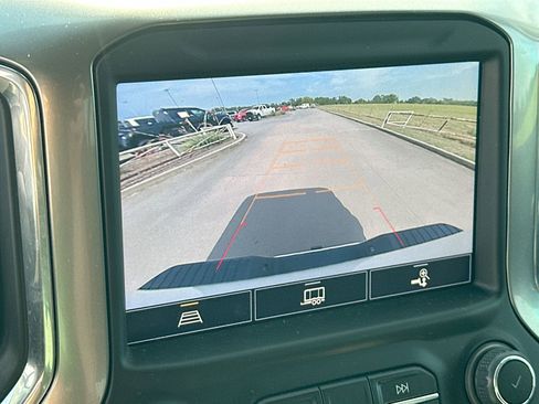 Used 2022 Chevrolet Silverado 2500 LTZ w/ LTZ Convenience Package image 17