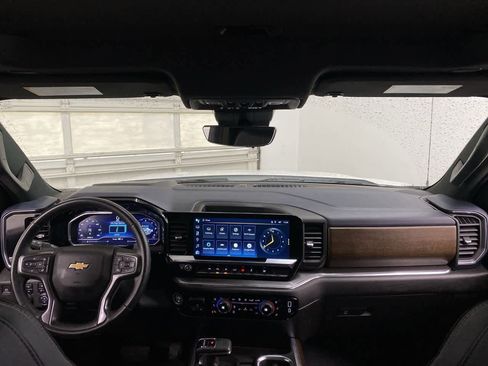 Used 2023 Chevrolet Silverado 1500 High Country w/ Technology Package image 12