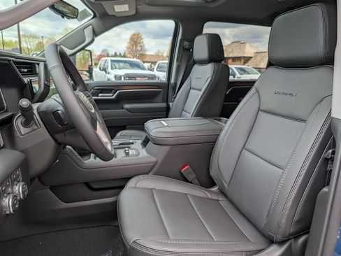 New 2026 GMC Sierra 3500 Denali w/ Denali Reserve Package AWD/4WD image 47