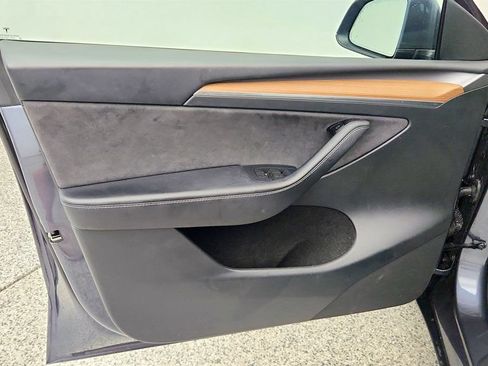 Used 2023 Tesla Model Y Long Range AWD/4WD image 11