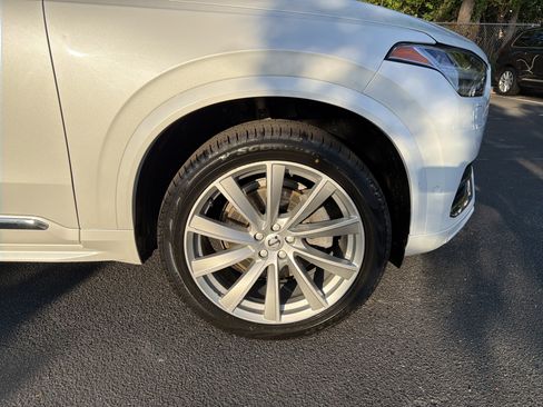Certified 2023 Volvo XC90 B6 Plus AWD/4WD image 13