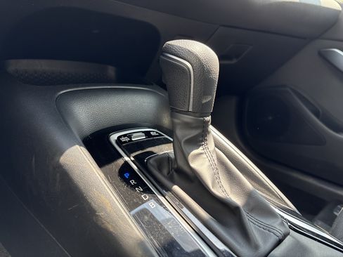Used 2025 Toyota Corolla SE FWD image 25