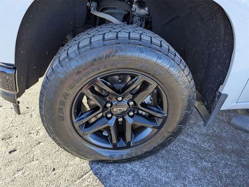 Used 2020 Chevrolet Silverado 1500 Custom Trail Boss w/ Custom Convenience Package image 14