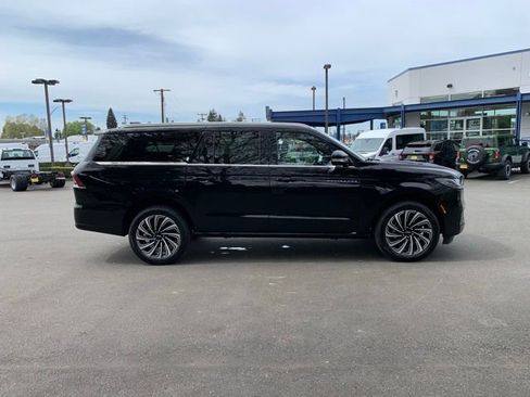 New 2026 Lincoln Navigator L Black Label AWD/4WD image 8