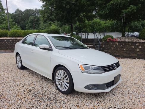 Used 2012 Volkswagen Jetta SEL FWD image 1