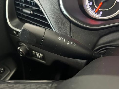 Used 2019 Jeep Cherokee Trailhawk AWD/4WD image 63