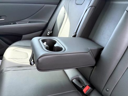 Certified 2023 Hyundai Elantra Limited FWD image 22