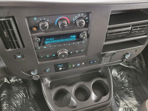 Used 2025 Chevrolet Express 3500 LT w/ LT Preferred Equipment Group image 7