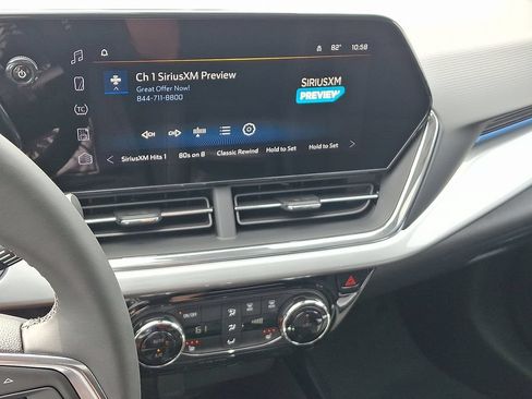 New 2026 Chevrolet Trax LT w/ Sunroof Package FWD image 8