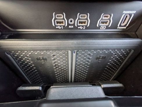 Used 2025 RAM 3500 Limited AWD/4WD image 23