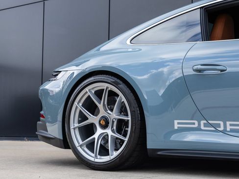 Certified 2024 Porsche 911 GT3 RS RWD image 28