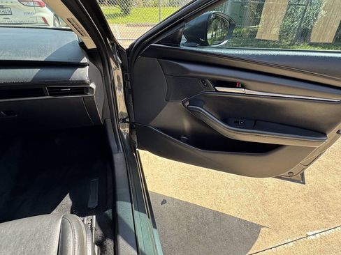 Used 2021 MAZDA MAZDA3 s FWD image 33