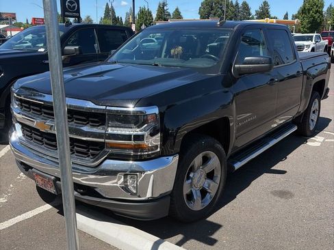 Used 2017 Chevrolet Silverado 1500 LT w/ LT Eassist Package AWD/4WD image 1