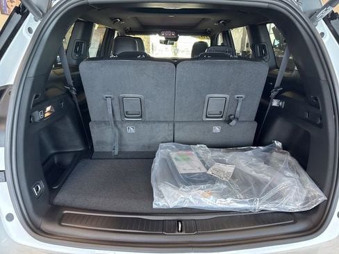 New 2025 Jeep Grand Cherokee L Limited w/ Luxury Tech Group II image 8