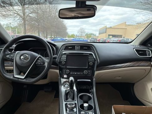 Used 2017 Nissan Maxima Platinum w/ Medallion Package image 19