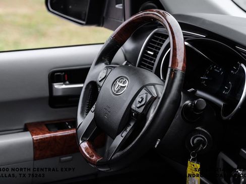 Used 2019 Toyota Sequoia Platinum AWD/4WD image 12