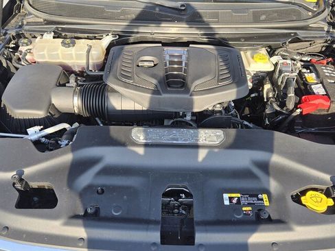 Used 2023 Jeep Wagoneer L Series II AWD/4WD image 14