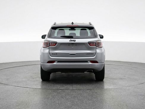 Used 2025 Jeep Compass Trailhawk AWD/4WD image 7