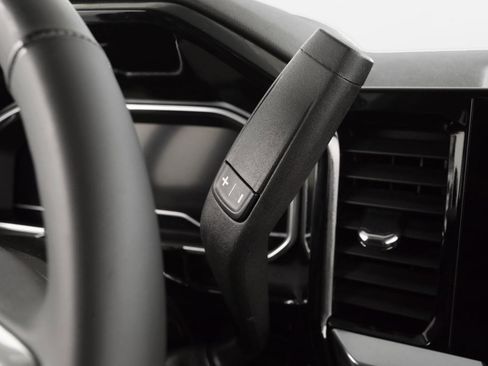 Used 2025 Chevrolet Silverado 3500 LTZ w/ LTZ Plus Package AWD/4WD image 19