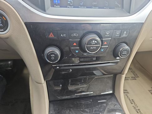 Used 2013 Chrysler 300 RWD image 16