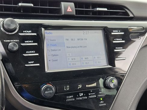 Used 2019 Toyota Camry SE image 20