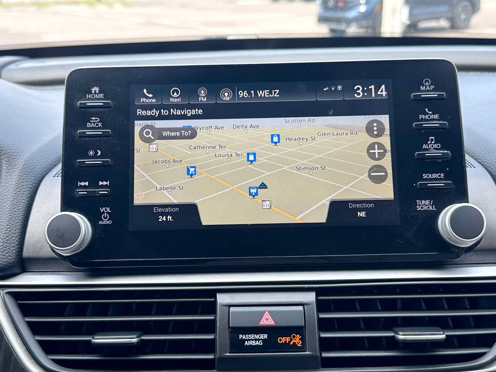 Used 2018 Honda Accord Touring image 20