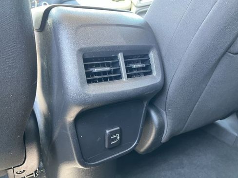 Used 2023 Chevrolet Equinox LT image 22