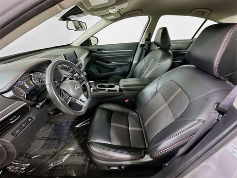 Used 2024 Nissan Altima 2.5 SR image 15