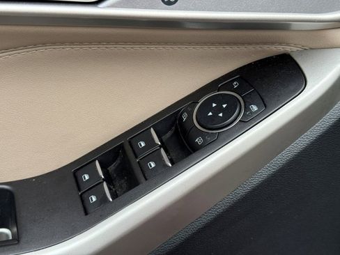 Used 2023 Ford Explorer Limited image 10