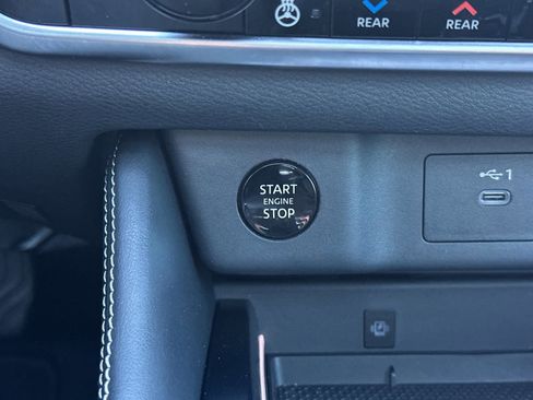 Used 2024 Nissan Rogue Platinum w/ Platinum Premium Package AWD/4WD image 25