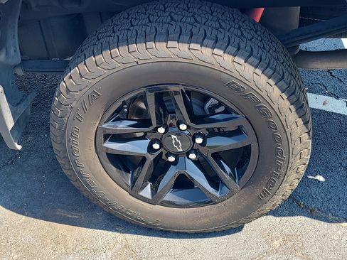 Used 2021 Chevrolet Silverado 1500 LT Trail Boss w/ Convenience Package II image 14