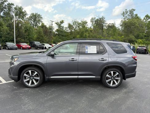 Used 2023 Honda Pilot Elite image 3