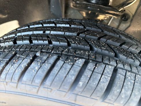 New 2025 Volkswagen Taos SE image 26