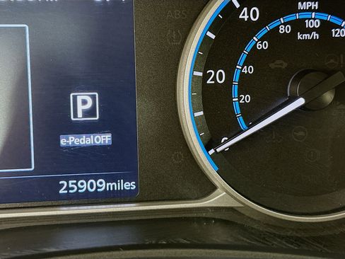 Used 2024 Nissan Leaf SV Plus image 19