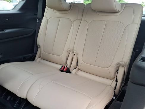 Certified 2023 Jeep Grand Cherokee L Limited w/ Luxury Tech Group II AWD/4WD image 18