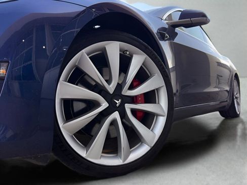 Used 2019 Tesla Model 3 Performance image 25