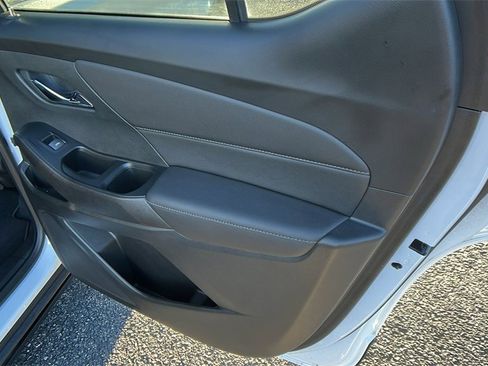 Certified 2023 Chevrolet Traverse LT image 18