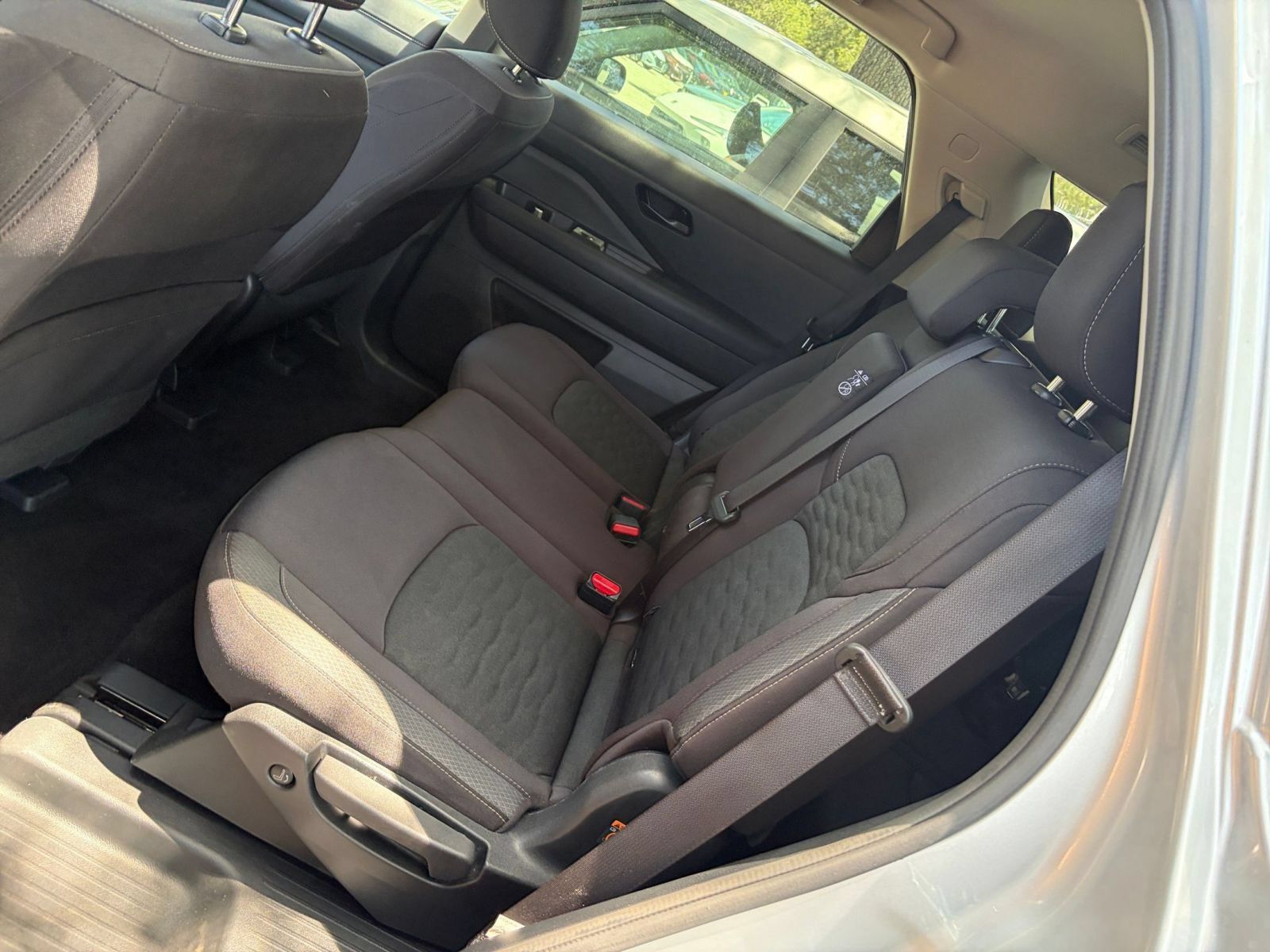 Used 2025 Nissan Pathfinder SV FWD image 27