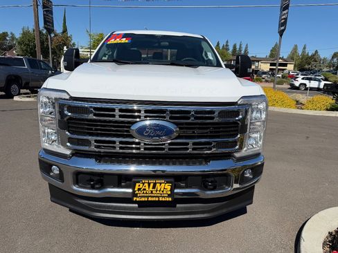 Used 2026 Ford F250 XLT AWD/4WD image 2