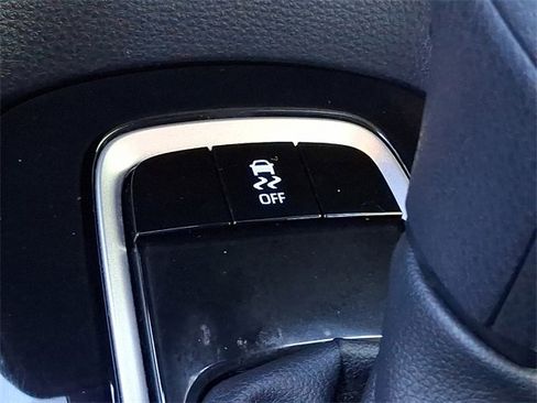 Used 2025 Toyota Corolla LE image 26