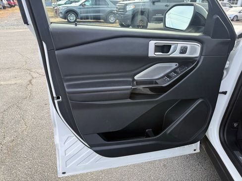 Used 2021 Ford Explorer Platinum w/ Equipment Group 601A image 13