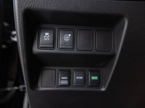 Used 2017 Nissan Rogue SV AWD/4WD image 34