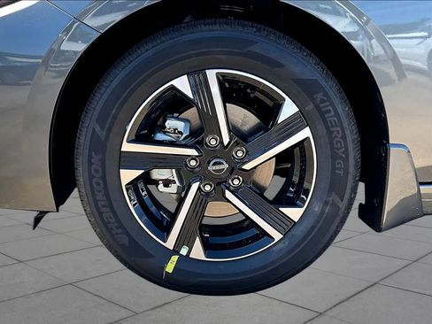 Certified 2025 Nissan Sentra SV w/ All-Weather Package FWD image 9