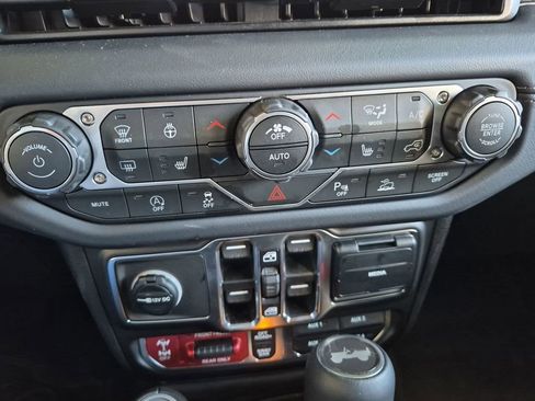 Used 2026 Jeep Wrangler Unlimited Rubicon AWD/4WD image 28