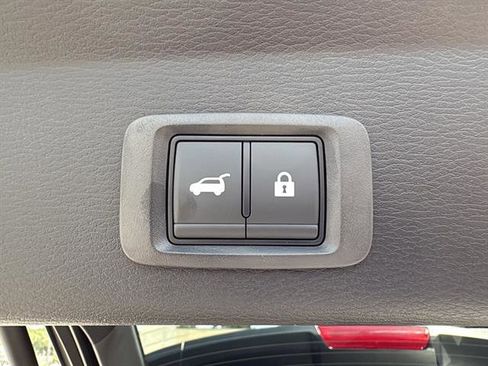 New 2025 Mitsubishi Outlander SE image 13