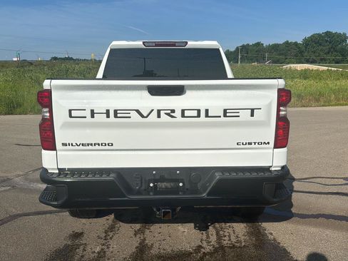 Used 2023 Chevrolet Silverado 1500 Custom Trail Boss AWD/4WD image 4