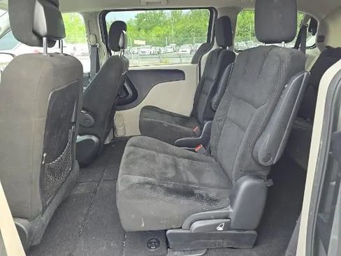 Used 2016 Dodge Grand Caravan SE w/ Quick Order Package 29E SE FWD image 6