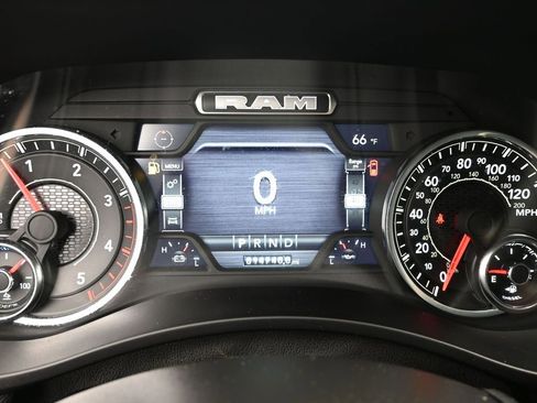 Used 2024 RAM 2500 Laramie AWD/4WD image 17