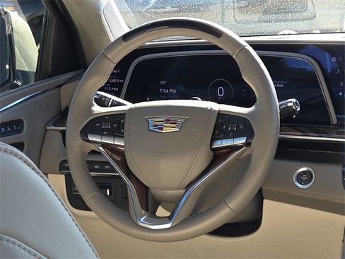 Used 2023 Cadillac Escalade Premium Luxury Platinum image 14